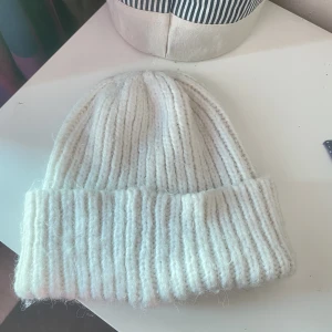 Mössa - Mössa från lindex, knappt använd