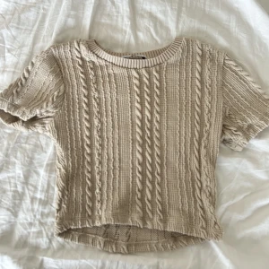 Topp - Söt topp från zara. Fick förra påsken men använde bara 2/3 gånger. 