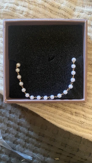 Egengjordt halsband  - Säljer denna super fina egengjorda halsbandet❤️99kr❤️är även justerbart 