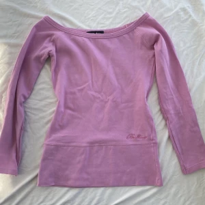 Off shoulder tröja bikbok - Så snygg rosa långärmad tröja från gamla Bik Bok. Bak bäras offshoulder. Köps via Swish eller köp nu 💋