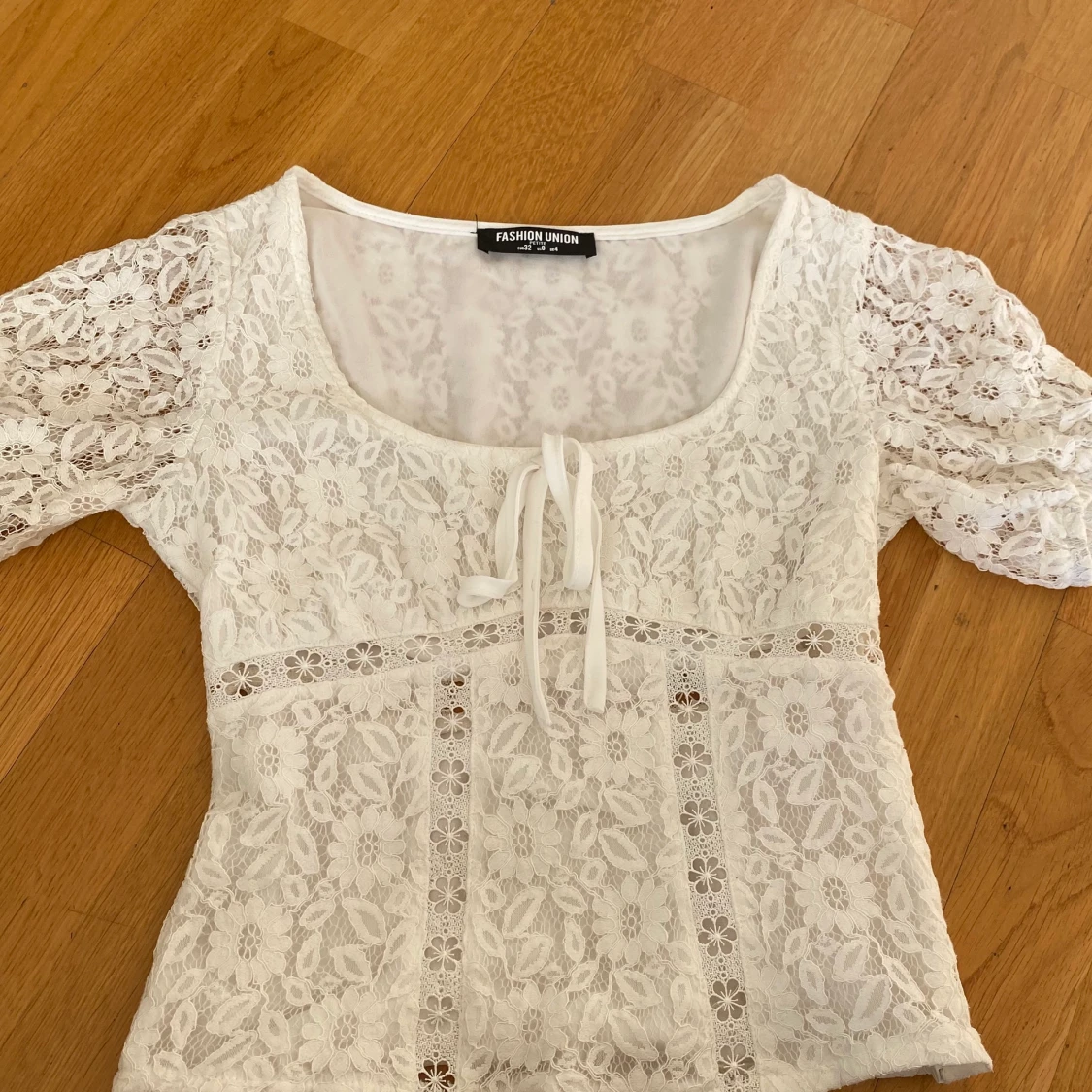 Jätegullig vit topp - 91