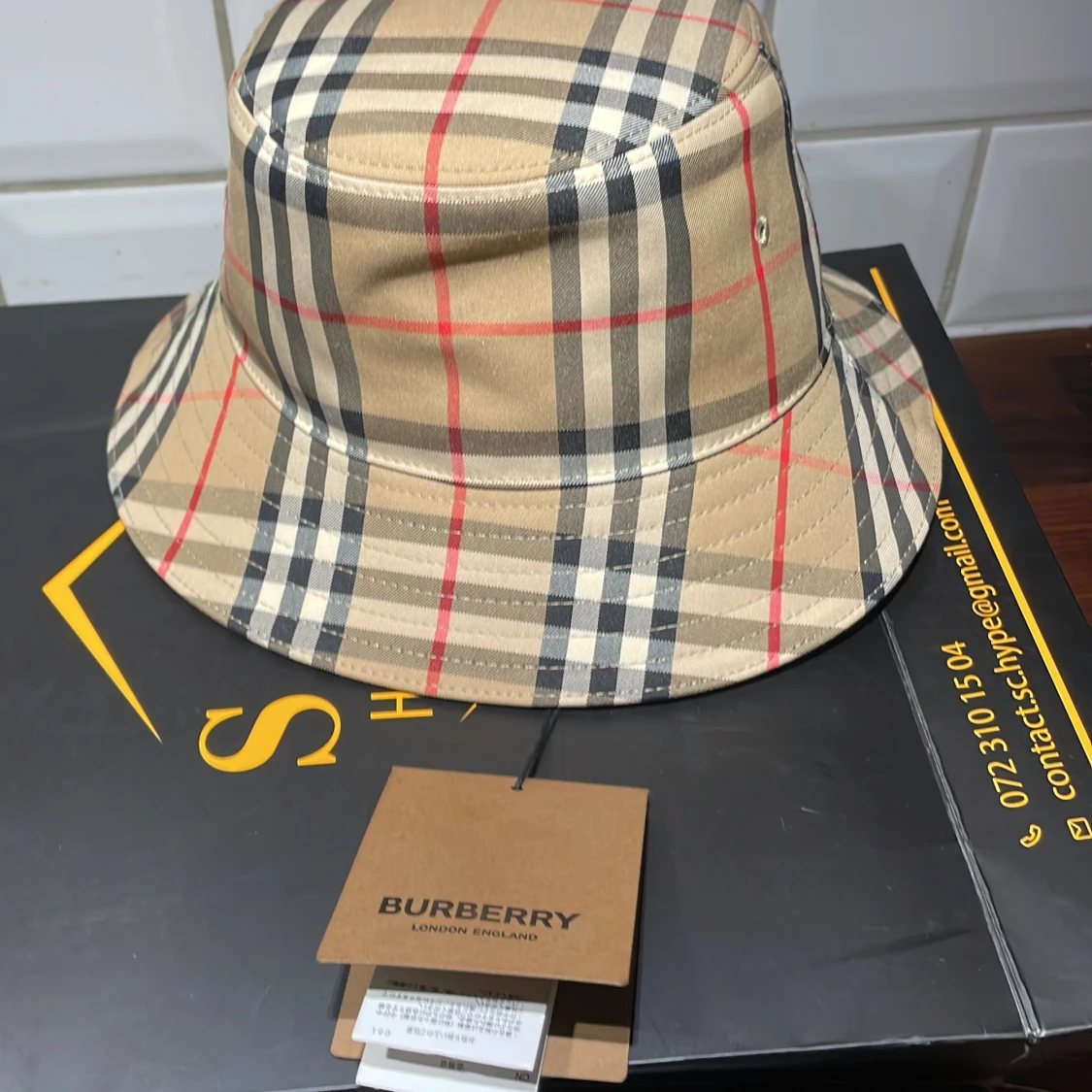Burberry hatt  - 90