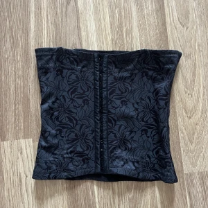 Korsett - Svart korsett i storlek S, använd ett fåtal gånger 
