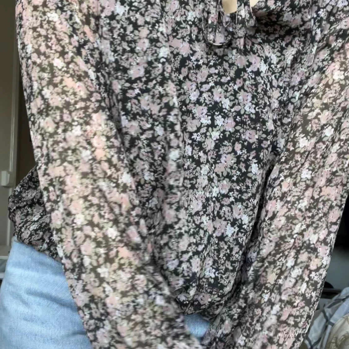 Söt blus med blommor - 91