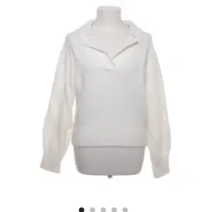 Super fin vit tröja som är i jätte skönt material, använd 1 gång