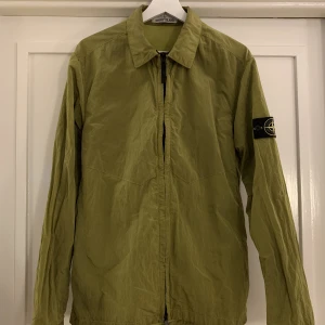 Stone Island Overshirt  - Storlek M, mer likt S i storlek. Bra skick, inget sköljmedel använt vid tvätt. 