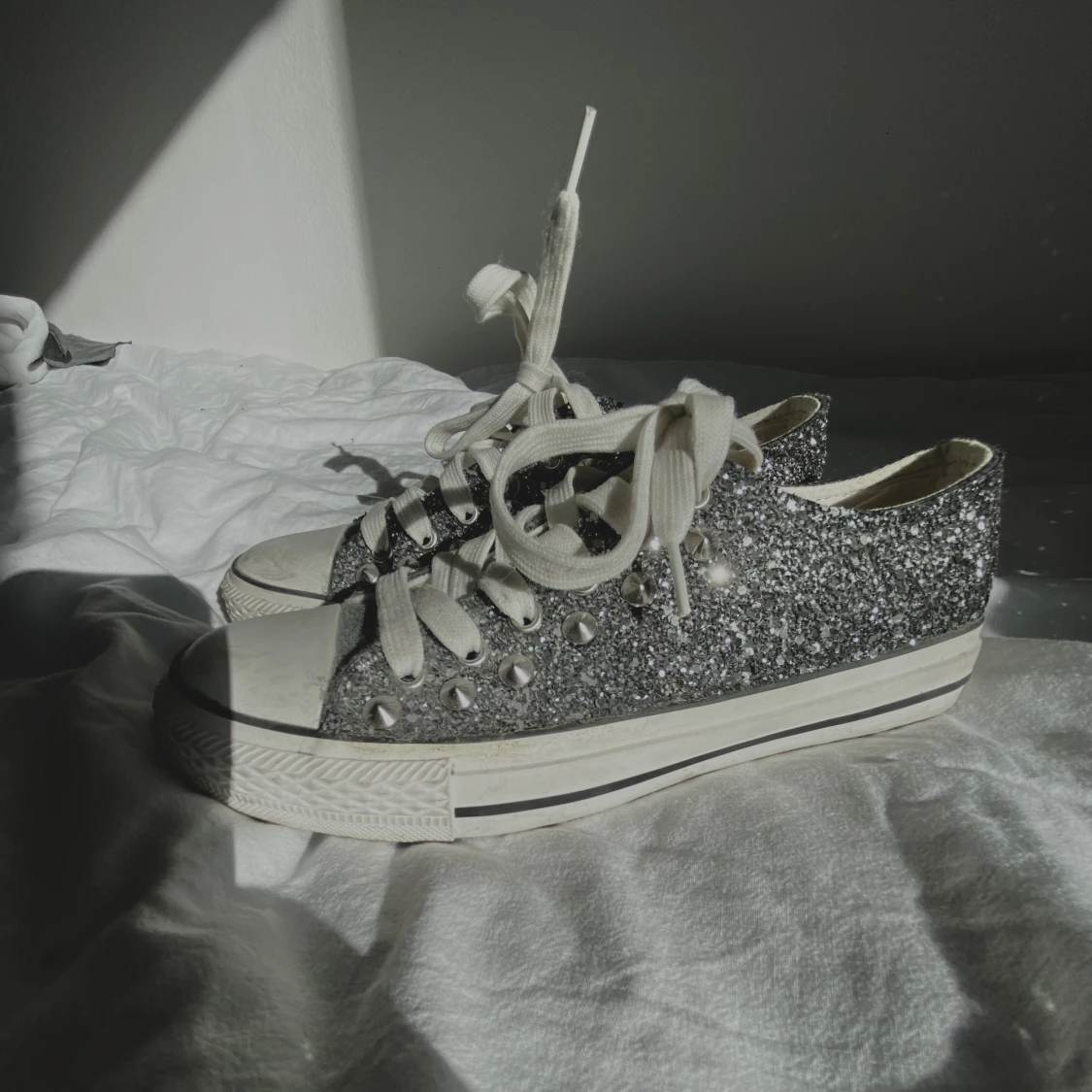 glittriga sneakers