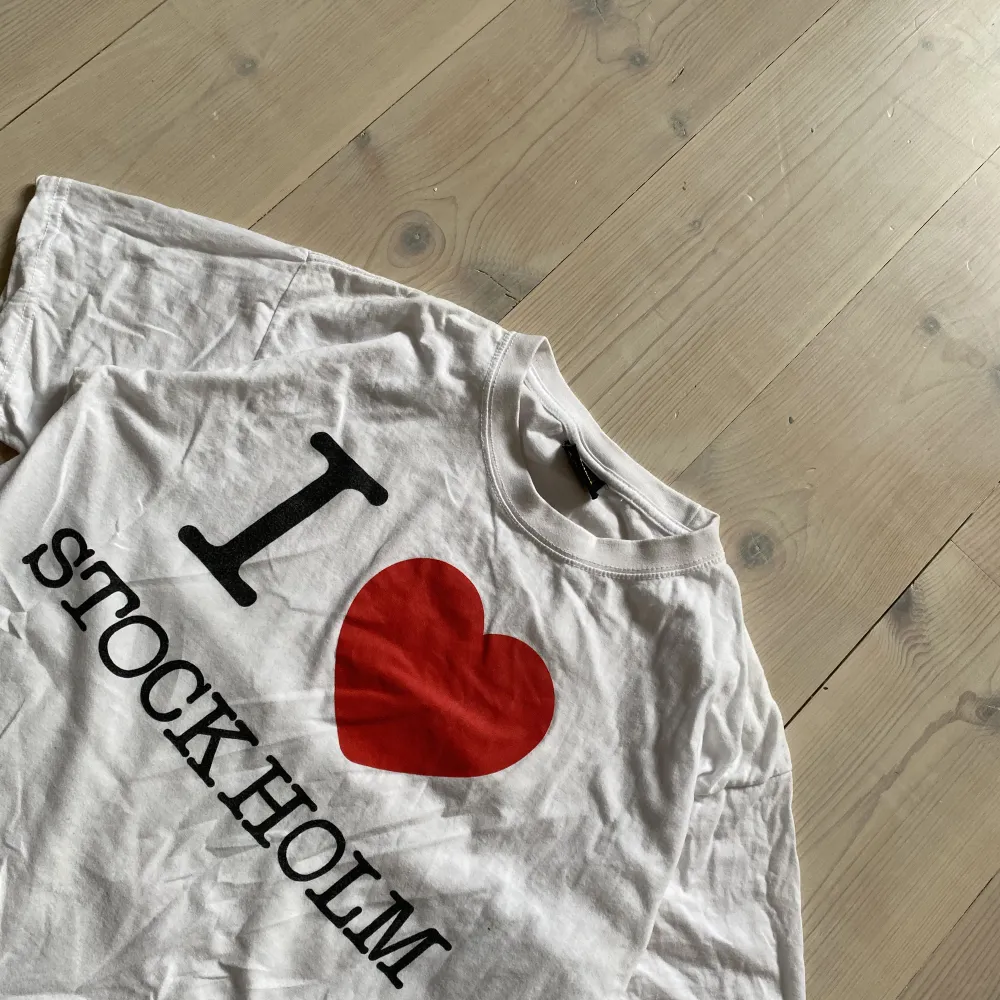 Storlek M, sjukt fin take på klassiska I love newyork trycken / I love nyc. T-shirts.