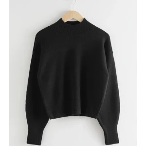 Stickad tröja  - Stickad tröja från & other stories slutsåld 