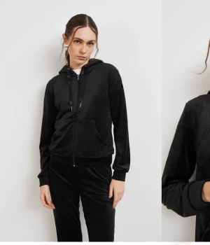 Gina tricot tröja - En helt vanlig mjukis tröja jätte skön och den som är På bilden på hemsidan är en i svart hitt ingen i grå💞💞