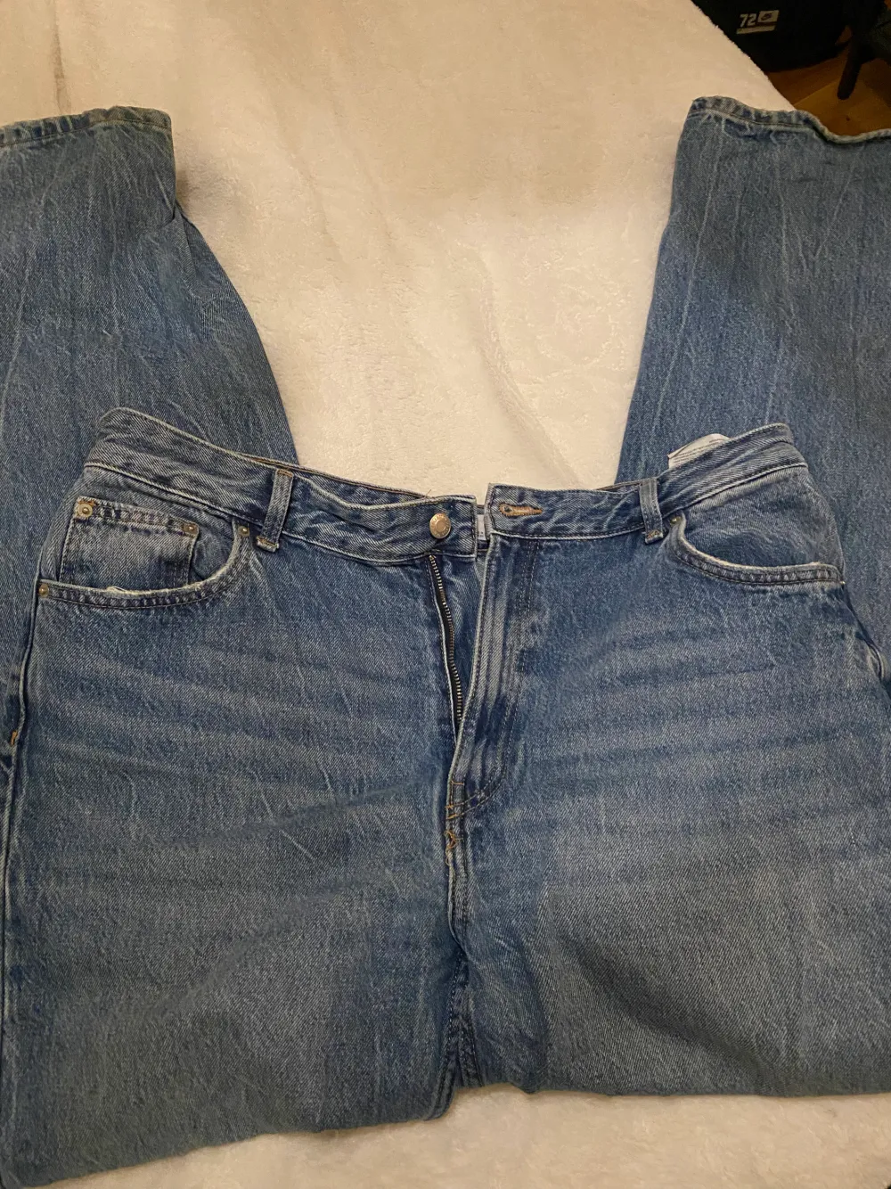 Fina jeans, långa och högmidjade. Helt dunder skick, säljer för att jag inte har dom längre :). Jeans & Byxor.