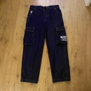 Karl Kani Jeans - intressekoll på dom här feta karl kani cargo jeans
