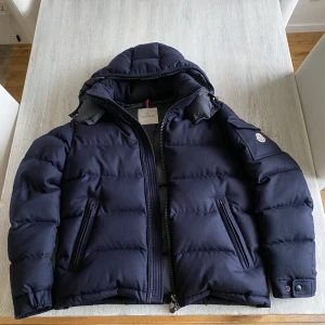 Moncler montgenevre - Storlek 3 (M)  Superfint skick Kommer med tags 
