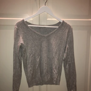 tröja - väldigt skön grå tröja från lager 157 i storlek small, skulle även passa en medium💕hör av er vid frågor/intresse!