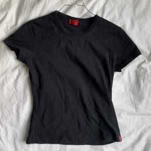 Perfekt T-shirt i storlek s (skulle säga att den passar xs bättre) 🌞
