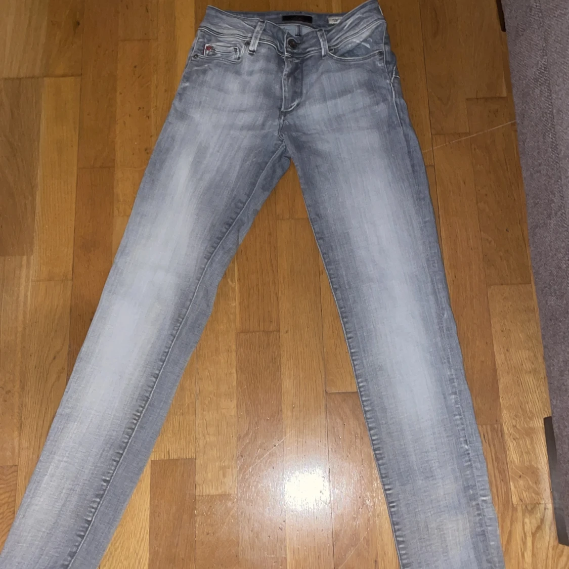 Low waisted salsa jeans w37 l30