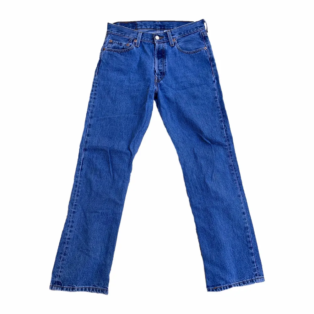 Vintage blå levis 501 i storlek 30/30 i toppenskick😍. Jeans & Byxor.