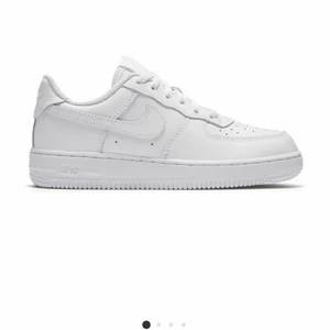 Söker - Hej,söker ett par Nike air forse 1 i storlek för typ 0-250kr