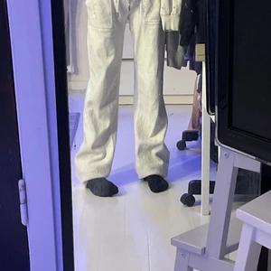 Juicy couture  - Intresskoll på min juicy tänkte sälja dom men även ksk byta mot ngn annan färg in tänka sälja dom för typ 700,800, 900kr färgen vit 💗💗💙💙