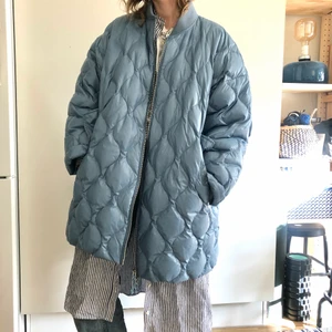 Dunjacka  - Jacka från H&m. Nypris 1000kr, säljer för 200kr. Riktigt dun 🥰