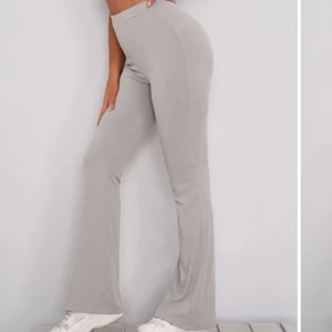 Ribbade stretch byxor - Oanvända, passar S och M