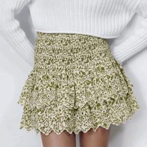 Populär och slutsåld kjol från Zara