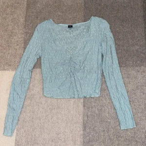 Teal Cardigan  - Helt ny söt kofta från urban outfitters.  Storlek M. Tight Fit