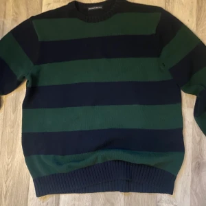 brandy melville brosnan sweater ocersized fit - I gott skick, fick den julen 2021 och har bara använts några få gånger. 