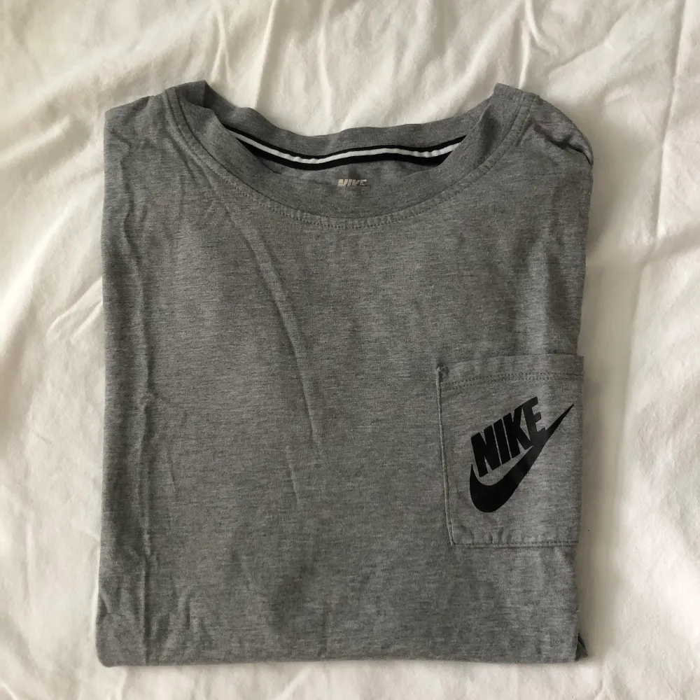 Nike t-shirt i bra skick. . T-shirts.
