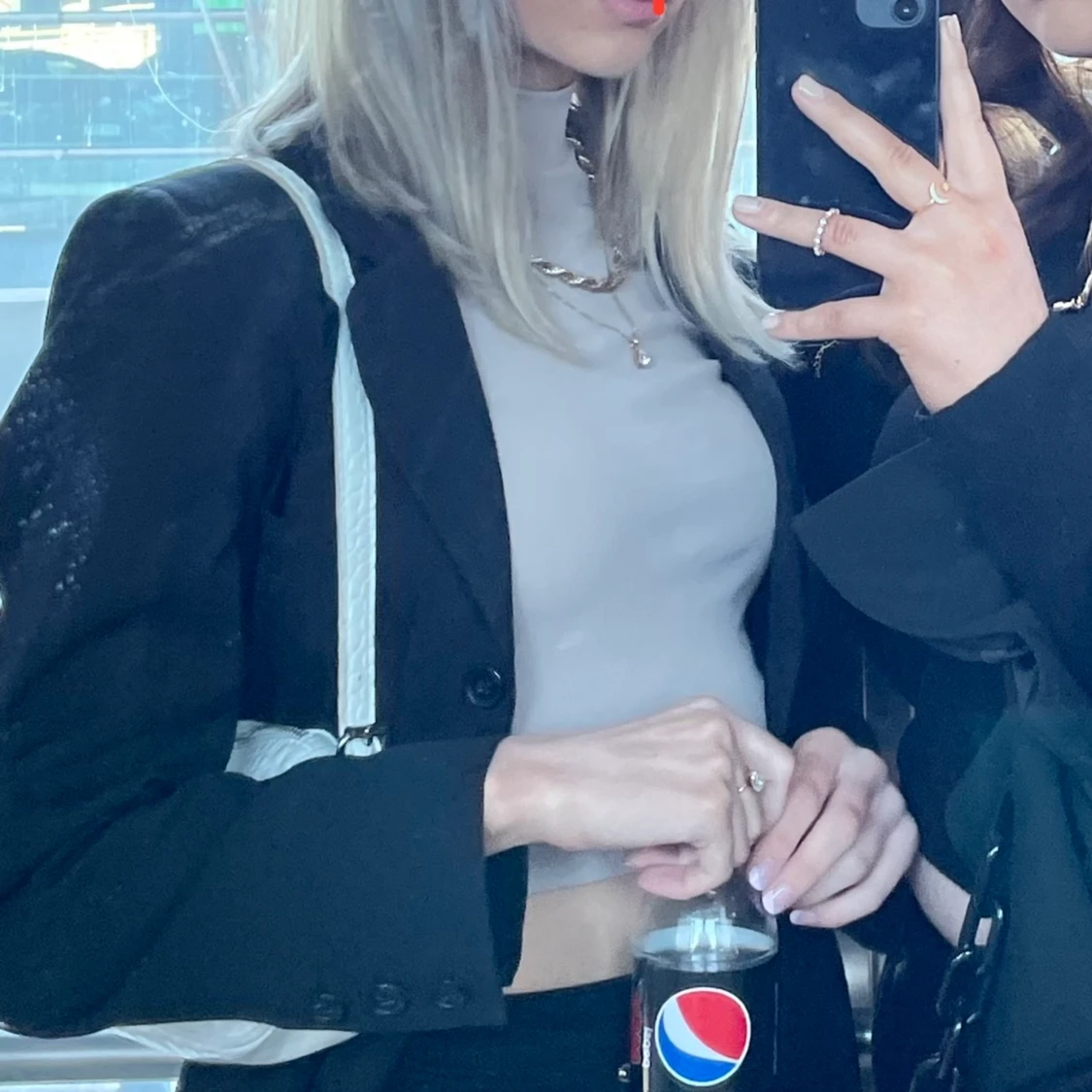 Beige Fröja med öppen rygg