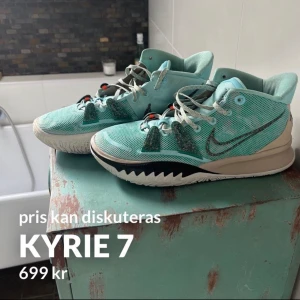 Kyrie 7 basketskor  - Knappt använda då jag sluta på basket 3 veckor efter inköp