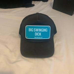 John hatter keps  - kepsen är använd en hel del men skulle ändå säga att skicket är bra