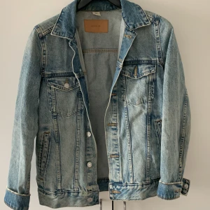 Jeans jacka - Jeans jacka i bra skick!