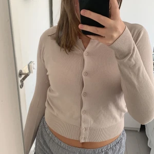 Stickad kofta - Kofta från hm perfekt till hösten och vintern🤩