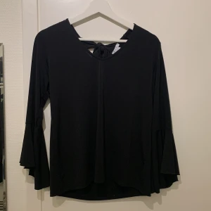 Söt blus med knyte i ryggen  - Simpel och fin blus 