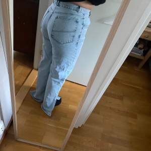 Jeans från Asos, endast testade. Storlek 32 (L) lite långa på mig som är 160cm