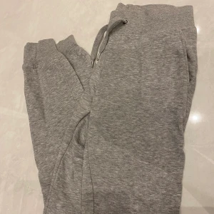 Cubus mjukisbyxor  - Säljer dessa mjukisbyxor från Cubus. 150kr