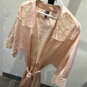 Morgonrock  - Ljus rosa