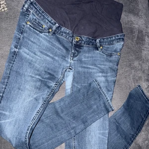 Gravid jeans byxor  - Storlek 40 