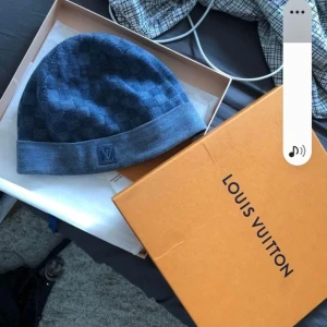Luis vuitton mössa storlek S - Hej,Jag vill sälja min mössa för jag beställde fel storlek