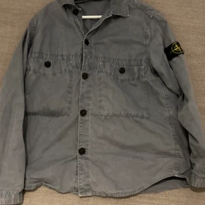 Stone island jacka  - Säljer min stone island jacka använd 5-10 ggr 