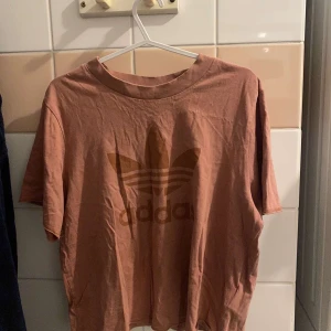 Adidas tröja - Adidas tröja Storlek s  