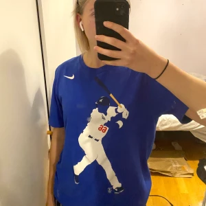 T-shirt  - T-shirt från beyond retro