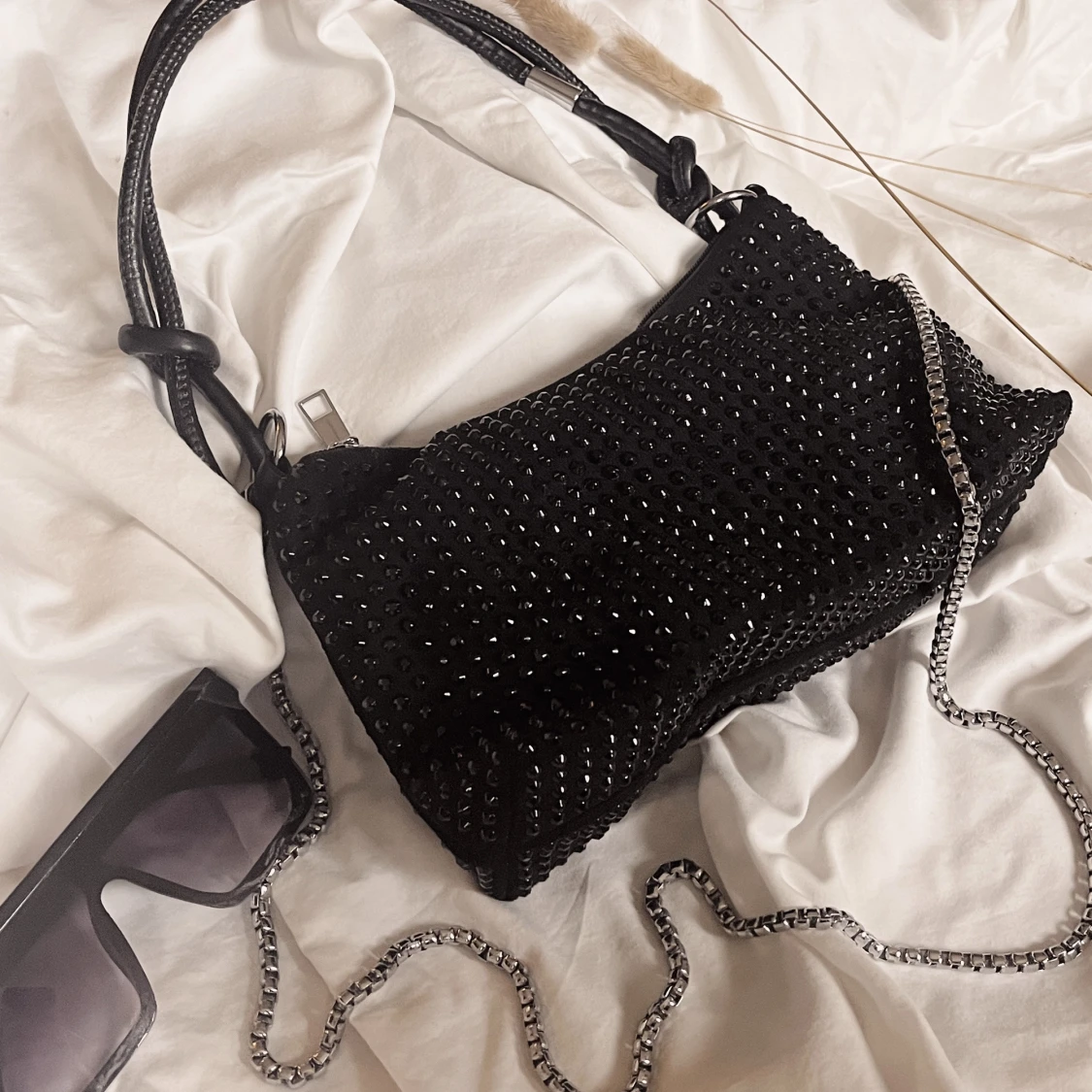 ”Glitter tie” bag