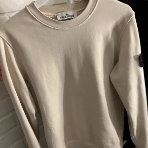 Stone island - Väldigt fin stone island säljes. Storlek S men passar säkert M också.