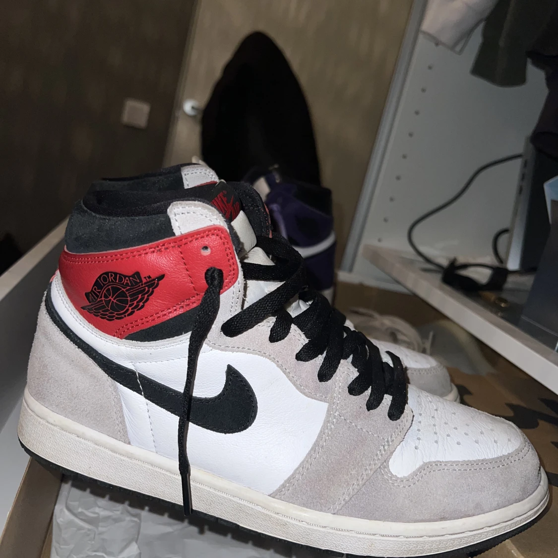 Jordan 1s light smoke grey - 90