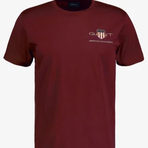 GANT t-shirt Oanvänd med lappen kvar - Storlek L Aldrig använd. Original med originalletiketter kvar