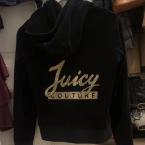 Juicy couture kofta - Köpt i usa för 1,5 år sen❤️