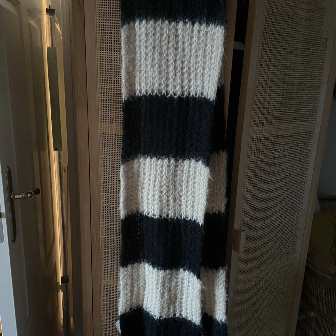 Nypris 790kr Arket randig halsduk - 90