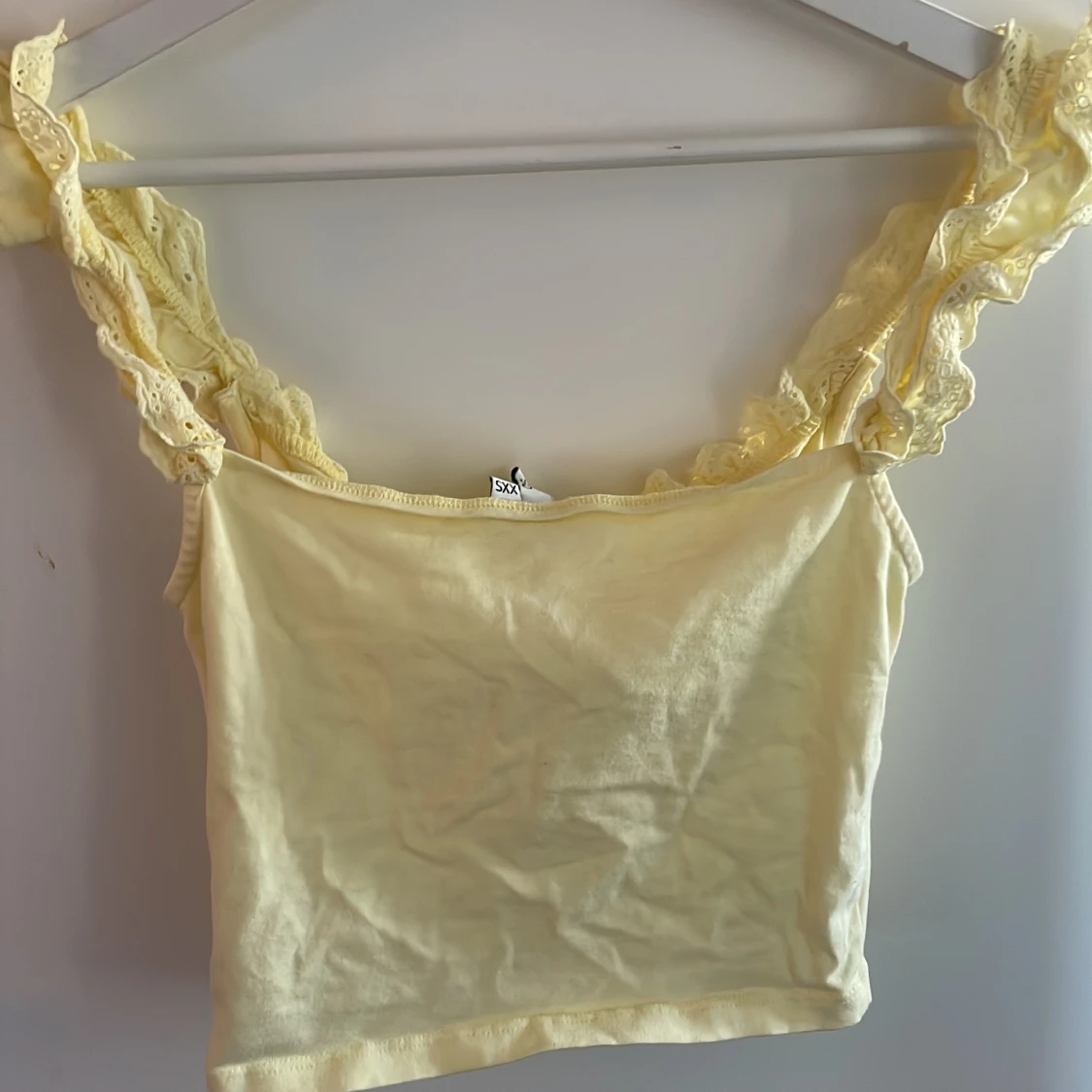 Gul topp från Nelly  - 90